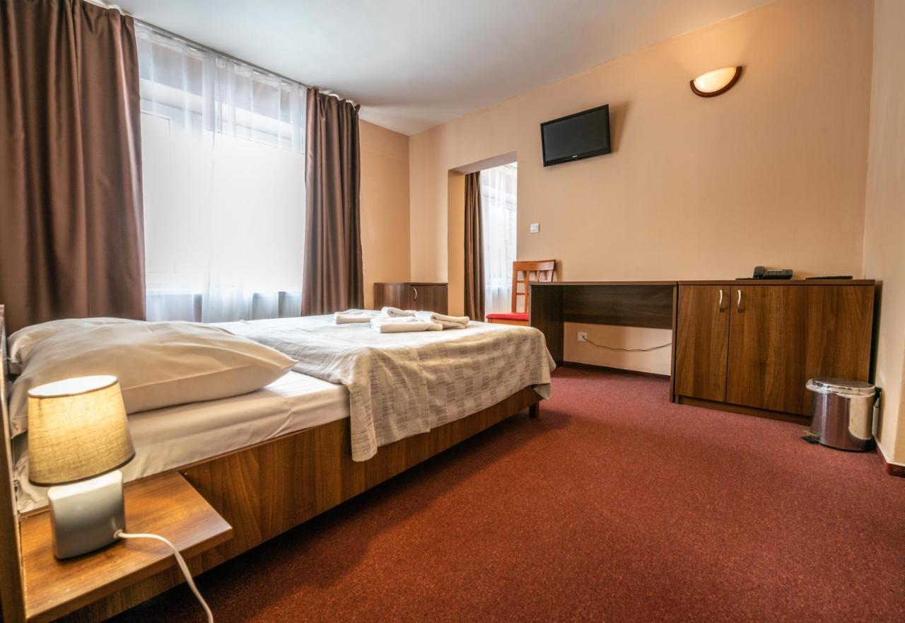 Grand Hotel Rooms Spisske Tomasovce Ngoại thất bức ảnh