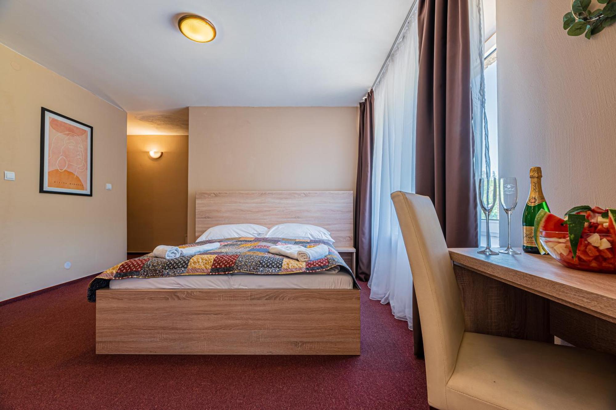 Grand Hotel Rooms Spisske Tomasovce Ngoại thất bức ảnh
