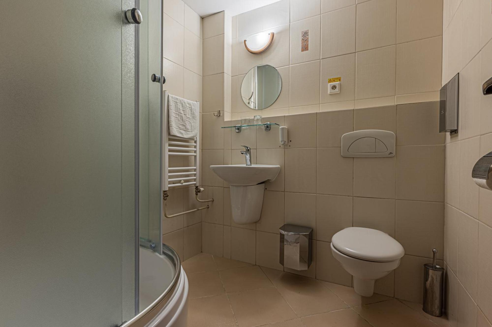 Grand Hotel Rooms Spisske Tomasovce Ngoại thất bức ảnh