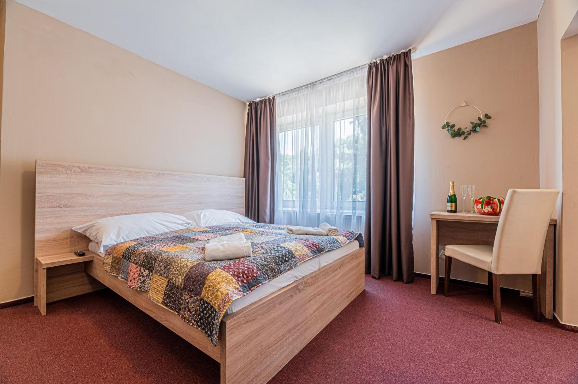 Grand Hotel Rooms Spisske Tomasovce Ngoại thất bức ảnh