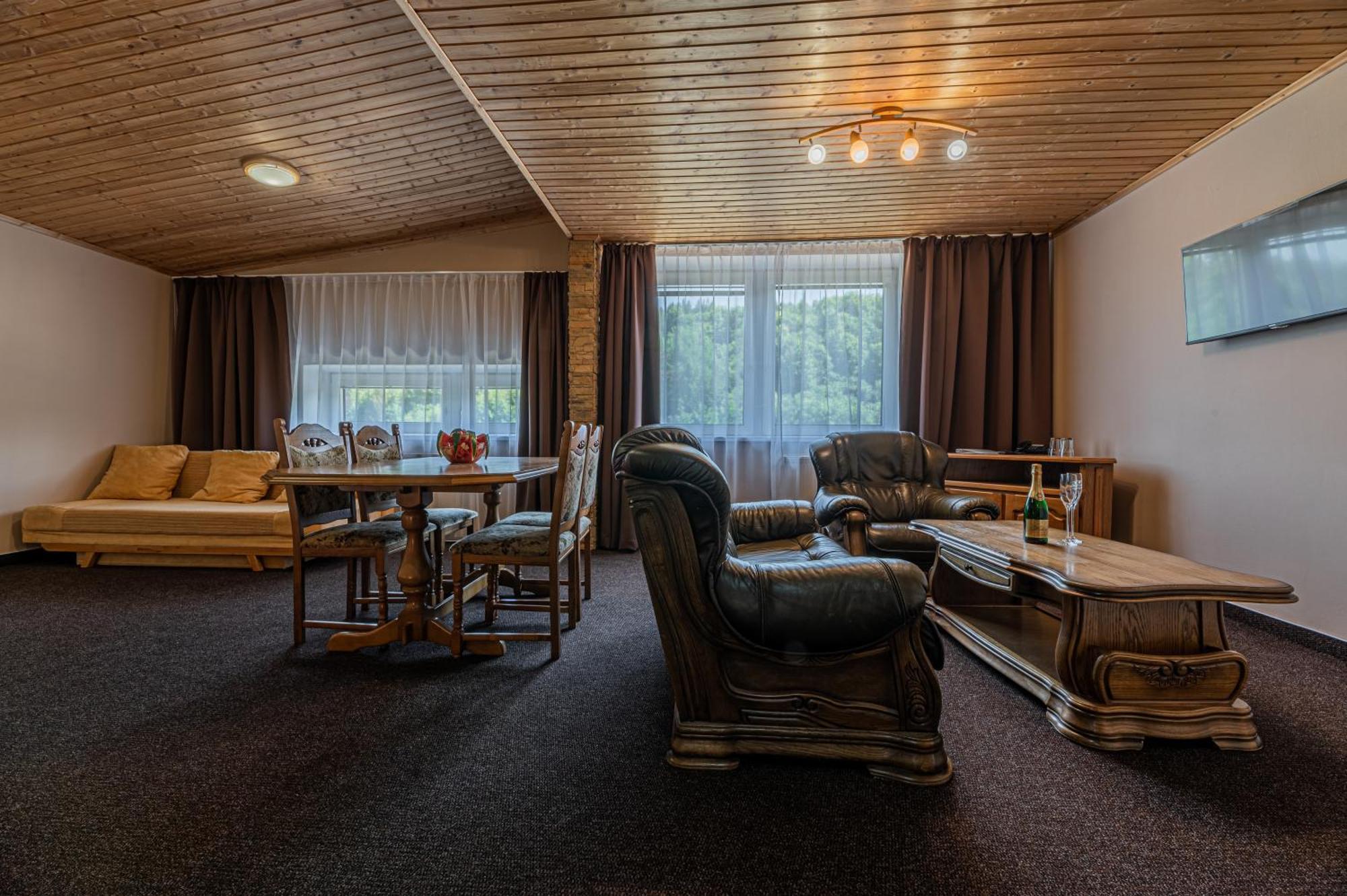 Grand Hotel Rooms Spisske Tomasovce Ngoại thất bức ảnh