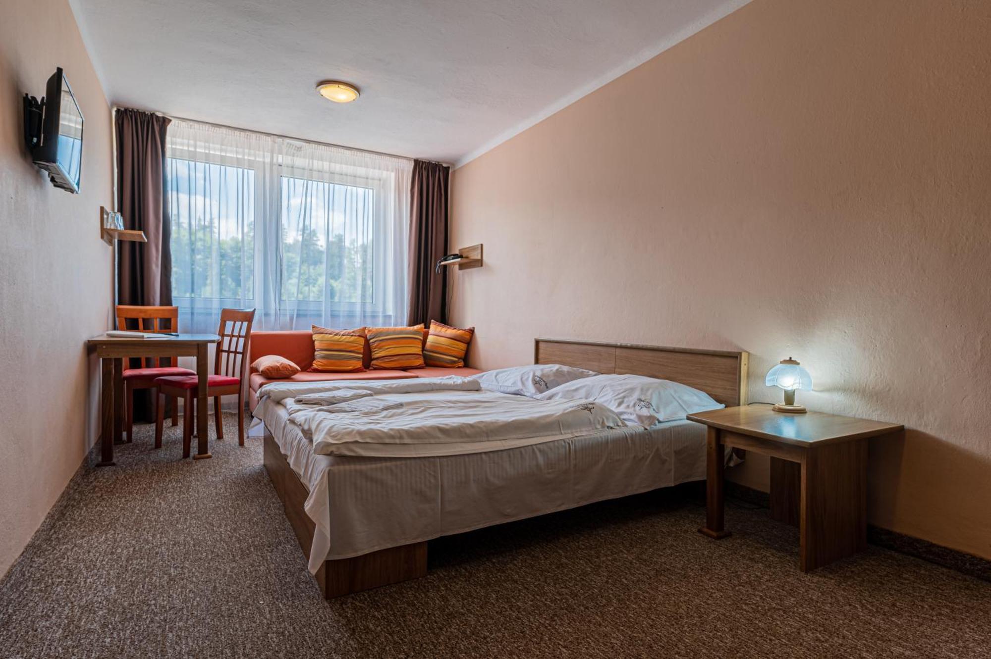 Grand Hotel Rooms Spisske Tomasovce Ngoại thất bức ảnh